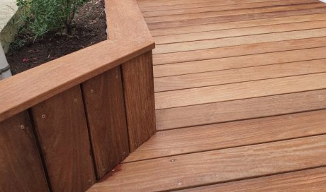 Terrasse en bois exotique, finitions soignées